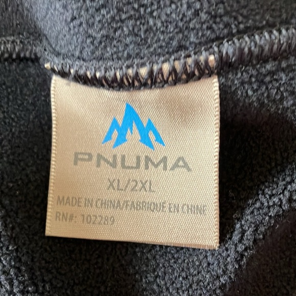 MENS PNUMA HAT
OUTSIDE IS POLYESTER 
INSIDE IS FLEECE SIZE XL-2XL
EXCELLENT COND - Picture 6 of 7